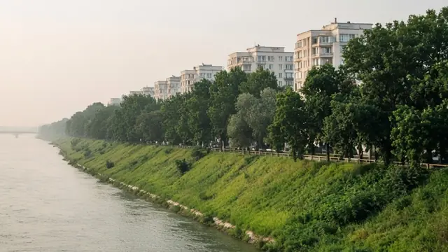 Иллюстрация: набережная большой реки